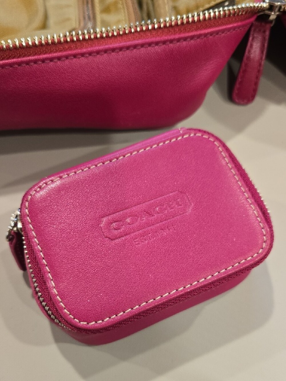 Coach Hot Pink Leather Tote Toiletries Cosmetic Y2K Rare Vintage Matching SET! - Picture 13 of 16